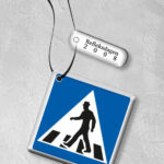 Hengerefleks Gåmann var Trygg Trafikk sin hengerefleks til Refleksdagen 2008. Leveres med tag Trygg Trafikk og Refleksdagen 2008